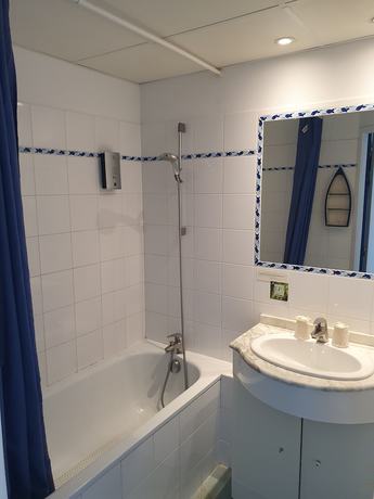 Imagen de la habitación del H&ocirc;tel La Promenade. Foto 11