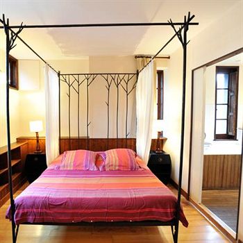 Imagen de la habitación del Hôtel La Résidence Manoir De La Salamandre. Foto 12