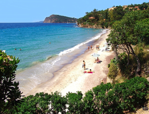 Imagen de los exteriores del Hôtel La Villa Douce. Foto 16