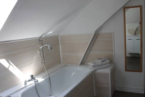 Imagen de la habitación del Hôtel L'albatros. Foto 6