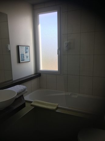 Imagen de la habitación del Hôtel Le Cap D\'Ambre. Foto 7