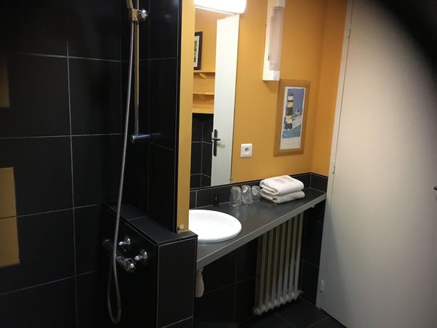 Imagen de la habitación del Hôtel Le Cap D\'Ambre. Foto 17