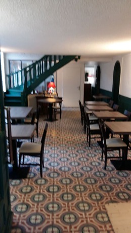 Imagen del bar/restaurante del H&ocirc;tel Le Ch&ecirc;ne Vert. Foto 7
