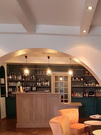 Imagen del bar/restaurante del H&ocirc;tel Le Ch&ecirc;ne Vert. Foto 9