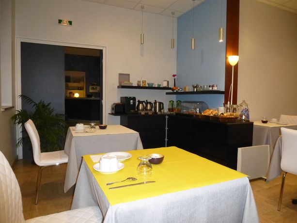 Imagen del bar/restaurante del H&ocirc;tel Le Comty. Foto 4