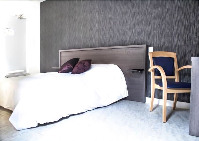 Imagen de la habitación del Hôtel Le Jardin. Foto 15