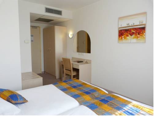 Imagen de la habitación del H&ocirc;tel Le Kolibri, Tournus. Foto 3