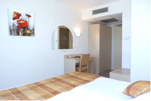 Imagen de la habitación del H&ocirc;tel Le Kolibri, Tournus. Foto 6