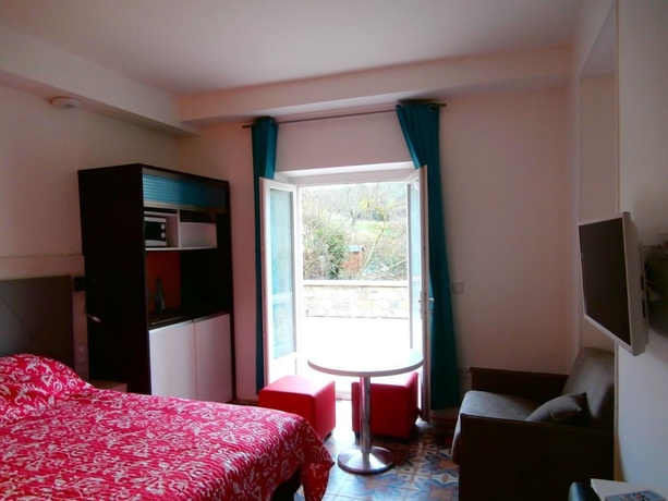 Imagen de la habitación del H&ocirc;tel Le Moderne. Foto 3