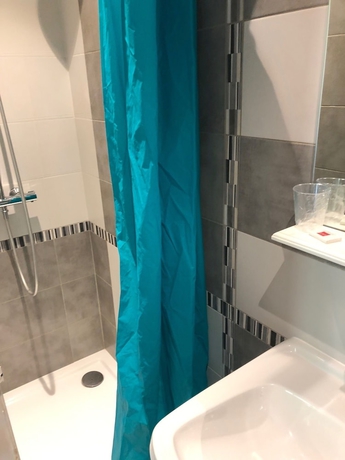 Imagen de la habitación del H&ocirc;tel Le Moderne. Foto 12