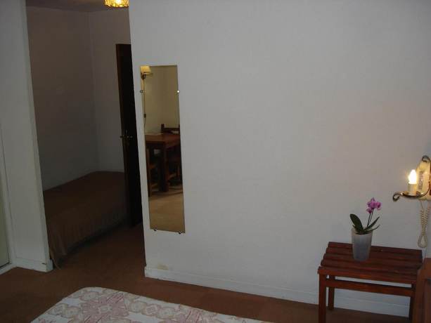 Imagen de la habitación del H&ocirc;tel Le Parpaillon. Foto 7
