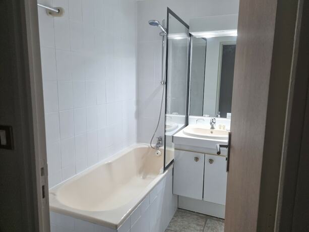 Imagen de la habitación del H&ocirc;tel Le Prieur&eacute;, Rancourt. Foto 13