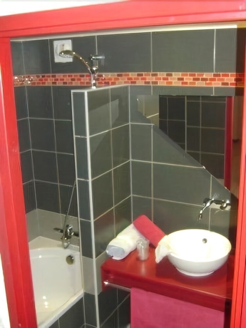 Imagen de la habitación del Hôtel Le Richevaux. Foto 4