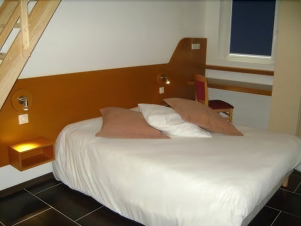 Imagen de la habitación del Hôtel Le Richevaux. Foto 10