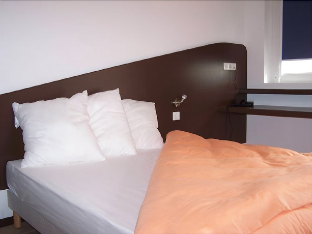 Imagen de la habitación del Hôtel Le Richevaux. Foto 15