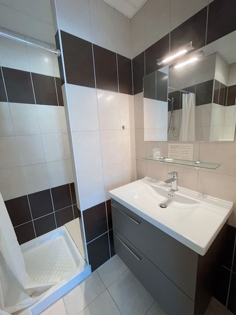 Imagen de la habitación del Hôtel Le Ronchamp. Foto 15