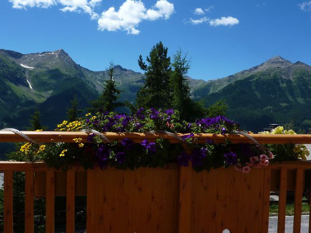 Imagen de la habitación del Hôtel Les Catrems. Foto 11