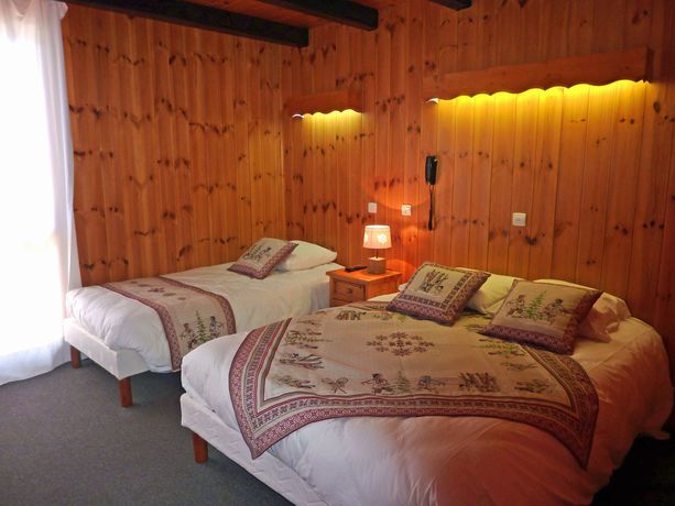 Imagen del bar/restaurante del Hôtel Les Catrems. Foto 8