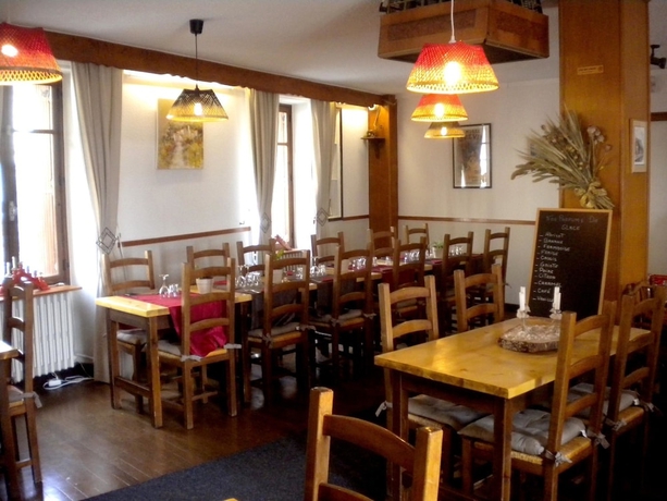 Imagen del bar/restaurante del H&ocirc;tel Les Cimes. Foto 5