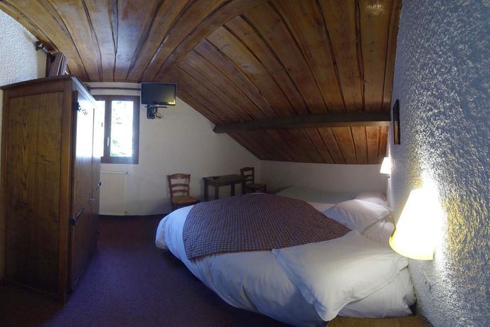 Imagen de la habitación del Hôtel Les Gardettes. Foto 3