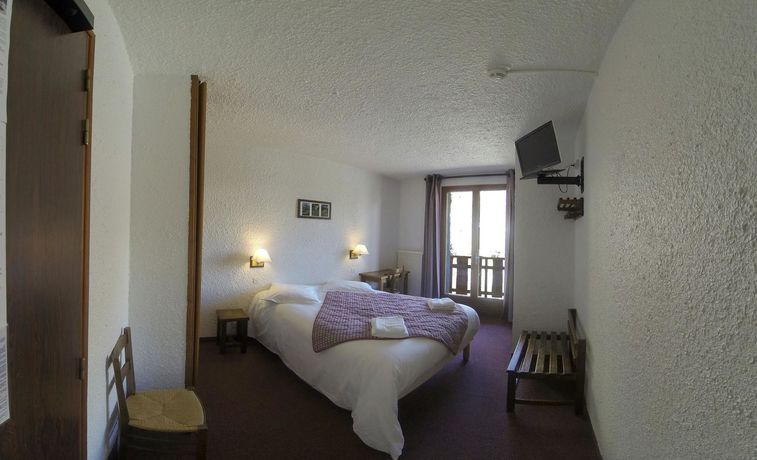 Imagen de la habitación del Hôtel Les Gardettes. Foto 11