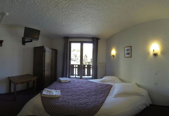 Imagen de la habitación del Hôtel Les Gardettes. Foto 14