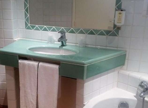 Imagen de la habitación del H&ocirc;tel Les Lauriers. Foto 4