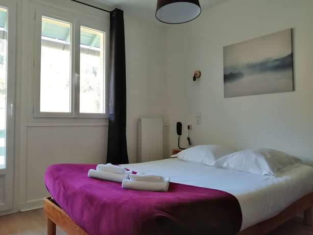 Imagen de la habitación del H&ocirc;tel Les Mouflons. Foto 7