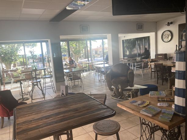 Imagen del bar/restaurante del H&ocirc;tel Les P&ecirc;cheurs, Banyuls Sur Mer. Foto 5