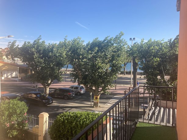 Imagen de la habitación del H&ocirc;tel Les P&ecirc;cheurs, Banyuls Sur Mer. Foto 11