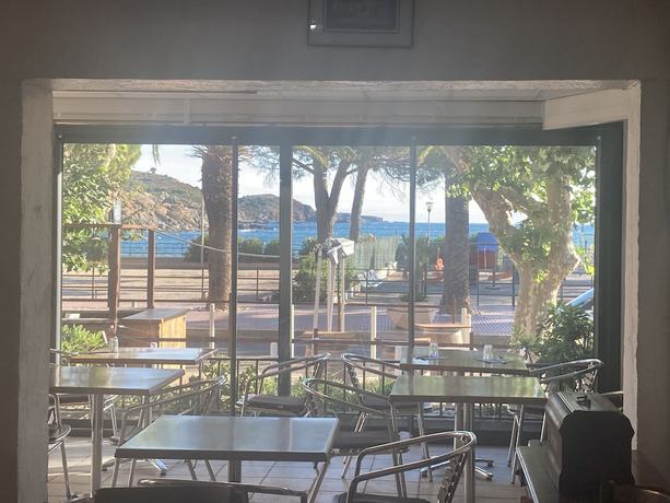 Imagen del bar/restaurante del H&ocirc;tel Les P&ecirc;cheurs, Banyuls Sur Mer. Foto 6