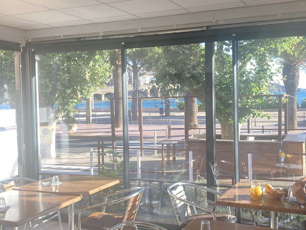 Imagen del bar/restaurante del H&ocirc;tel Les P&ecirc;cheurs, Banyuls Sur Mer. Foto 7