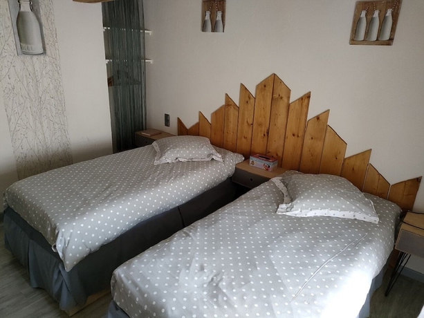 Imagen de la habitación del H&ocirc;tel Les Remparts, Champagnole. Foto 8