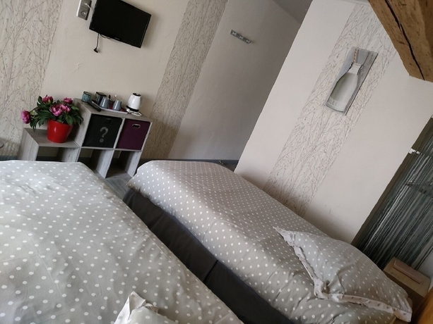 Imagen de la habitación del H&ocirc;tel Les Remparts, Champagnole. Foto 11