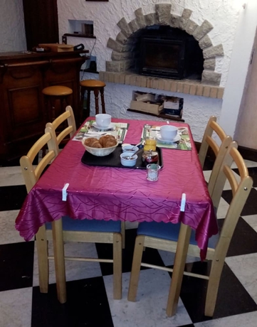 Imagen del bar/restaurante del H&ocirc;tel Les Remparts, Champagnole. Foto 4