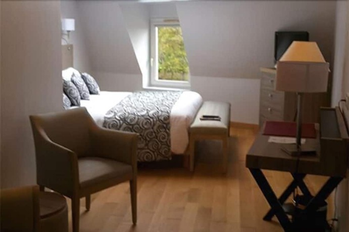 Imagen de la habitación del H&ocirc;tel Les Remparts, Chaumont. Foto 4