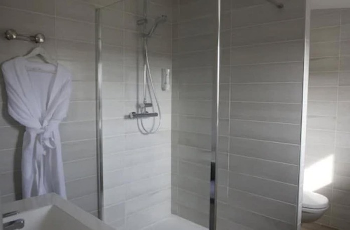 Imagen de la habitación del H&ocirc;tel Les Remparts, Chaumont. Foto 11
