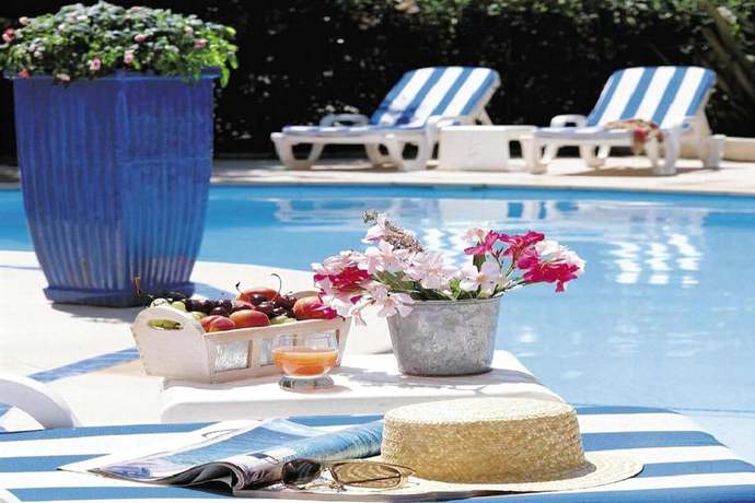 Imagen de la piscina del H&ocirc;tel Les Rives Bleues. Foto 18