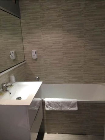 Imagen de la habitación del H&ocirc;tel Les Rives Bleues. Foto 12
