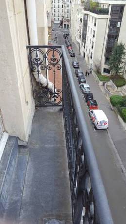 Imagen de la habitación del H&ocirc;tel M&eacute;dia. Foto 6