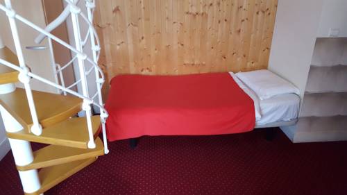 Imagen de la habitación del H&ocirc;tel M&eacute;dia. Foto 11