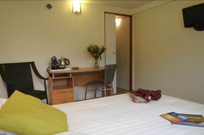 Imagen de la habitación del H&ocirc;tel Pierre Blanche. Foto 7