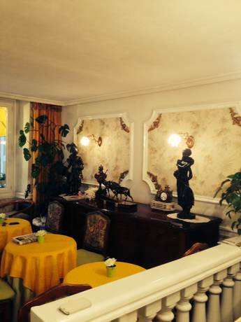 Imagen del bar/restaurante del H&ocirc;tel Relax, Marsella. Foto 6