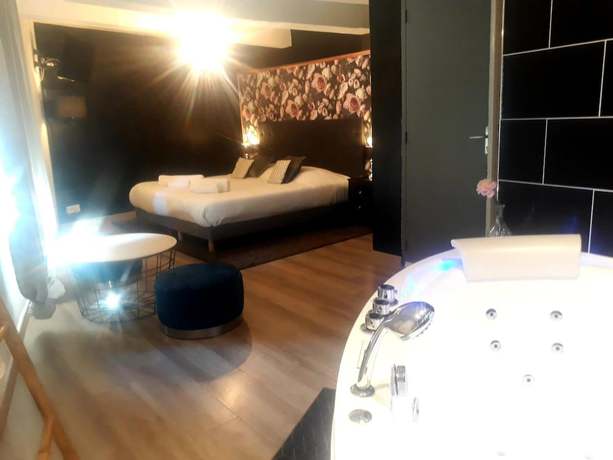 Imagen de la habitación del H&ocirc;tel Renaissance Martigues. Foto 3