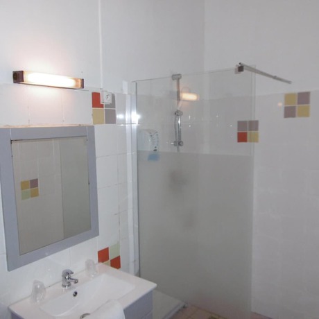Imagen de la habitación del H&ocirc;tel Renova. Foto 10