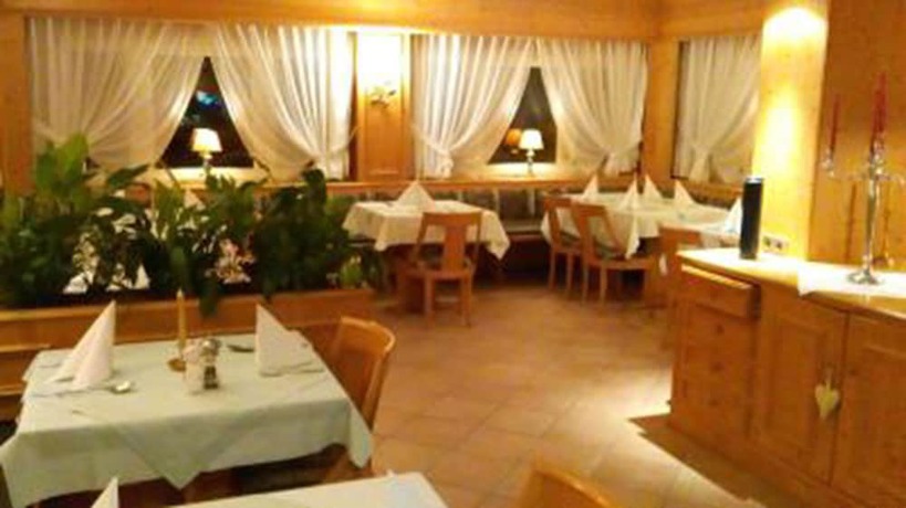Imagen del bar/restaurante del H&ocirc;tel Restaurant Baumgartner. Foto 4
