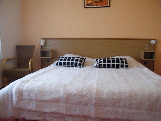 Imagen de la habitación del Hôtel Restaurant De Tessé. Foto 12