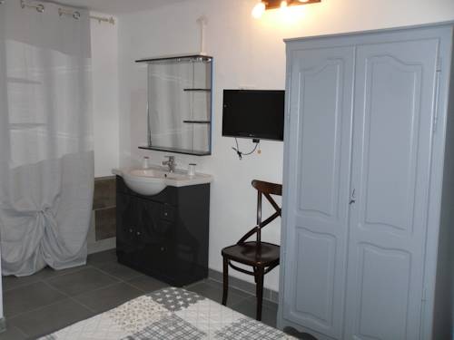 Imagen de la habitación del Hôtel Restaurant Le Mistral. Foto 4