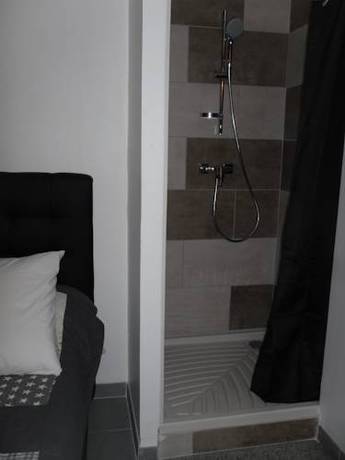 Imagen de la habitación del Hôtel Restaurant Le Mistral. Foto 5