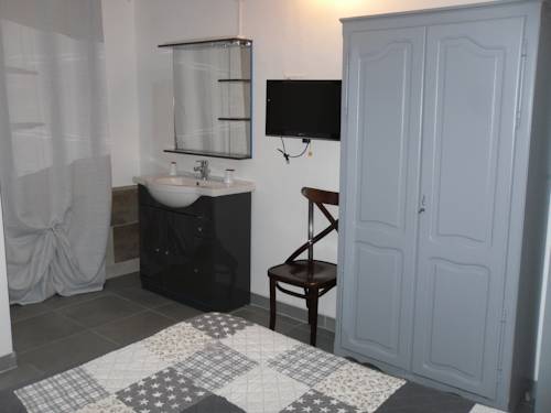 Imagen de la habitación del Hôtel Restaurant Le Mistral. Foto 6